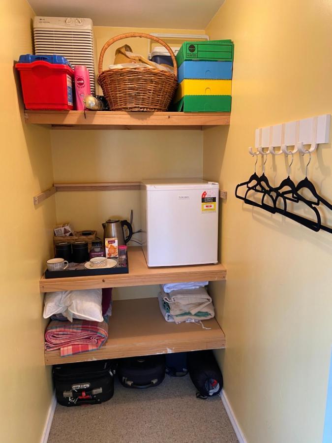 Cosy, Central Greytown Sleepout Экстерьер фото