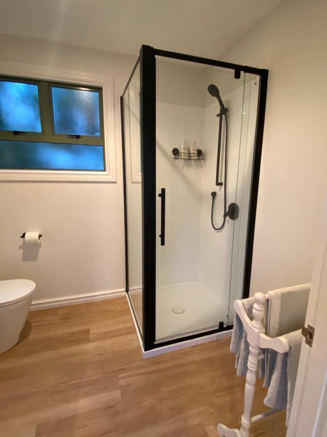 Cosy, Central Greytown Sleepout Экстерьер фото
